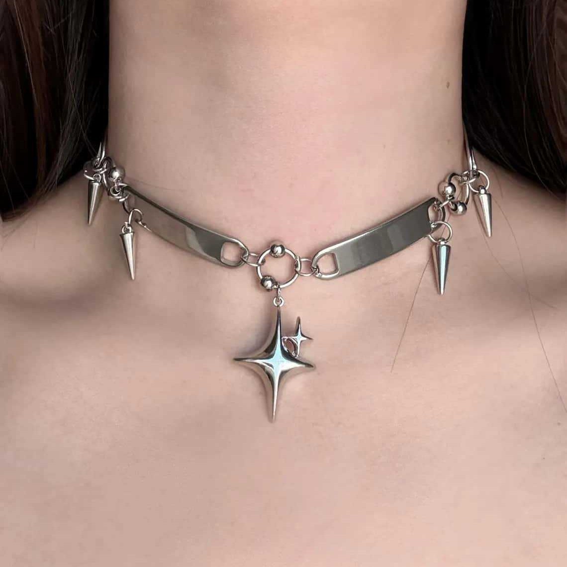 Daith Heart Ring - Gargantilla Punk con Estrellas Remachadas, Joyería