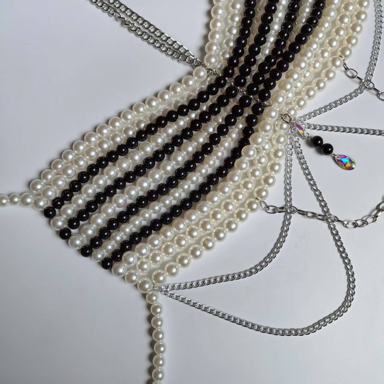 Camisola de perlas de plástico - Body Jewelry Vest reseña y precio